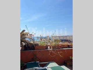 Quadrilocale in Vendita a Napoli, 340'000&euro;, 140 m²