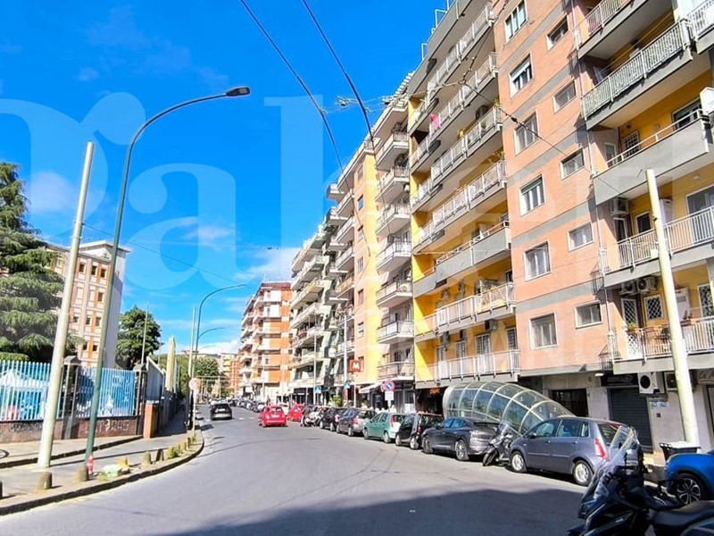 Trilocale in Vendita a Napoli, 219'000&euro;, 65 m²