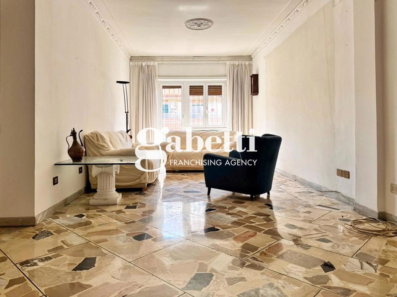 Trilocale in Vendita a Roma, 309'000&euro;, 121 m²