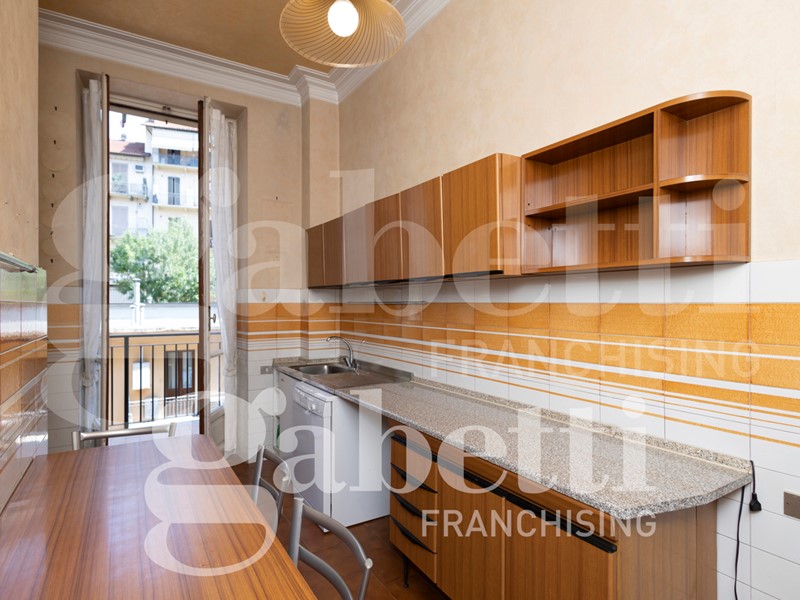Appartamento in Vendita a Torino, 685'000&euro;, 202 m², con Box