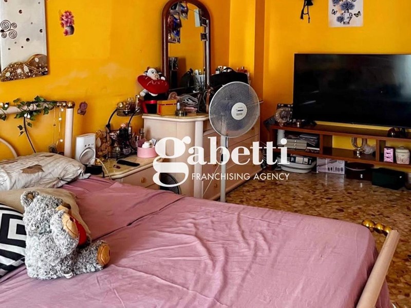 Bilocale in Vendita a Roma, 269'000&euro;, 77 m²