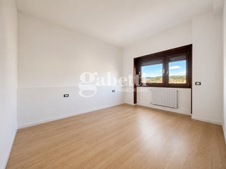 Bilocale in Vendita a Firenze, 245'000&euro;, 62 m²