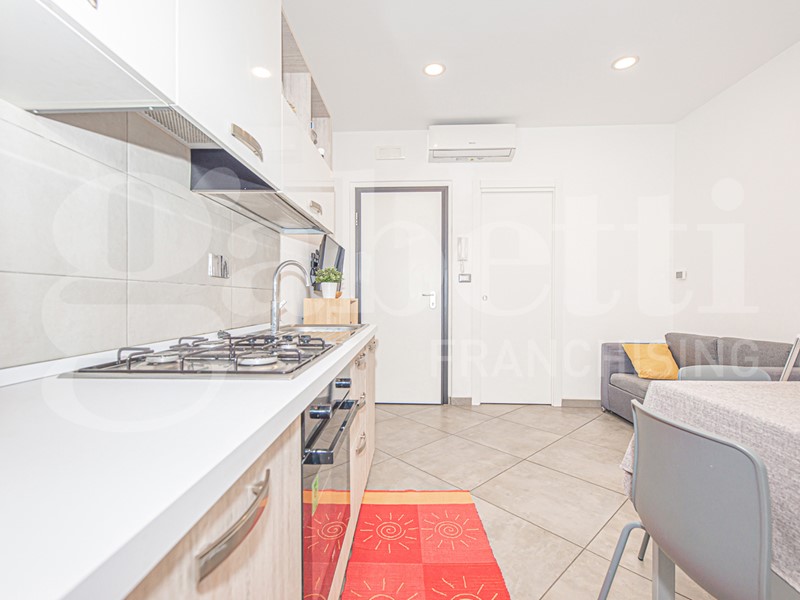 Bilocale in Vendita a Torino, 95'000&euro;, 38 m², arredato