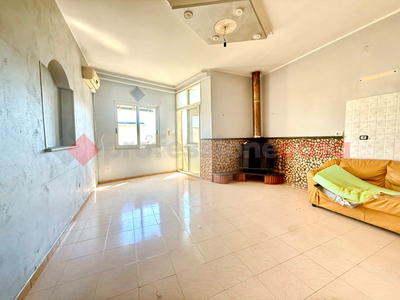 Trilocale in Vendita a Acerra, 87'000&euro;, 80 m²