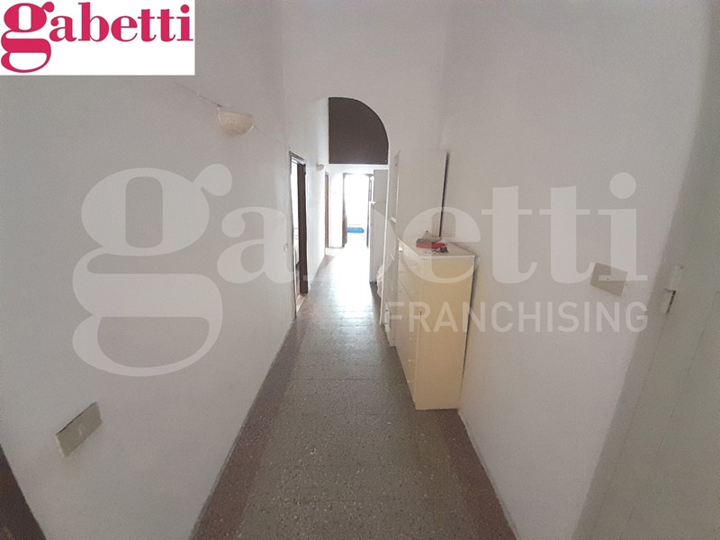 Quadrilocale in Vendita a Poggibonsi, 108'000&euro;, 84 m²