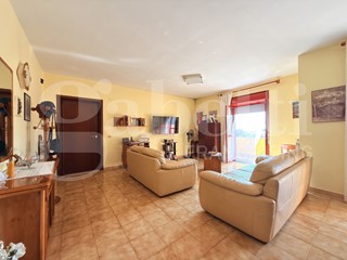 Appartamento in Vendita a Bacoli, 320'000&euro;, 120 m², con Box