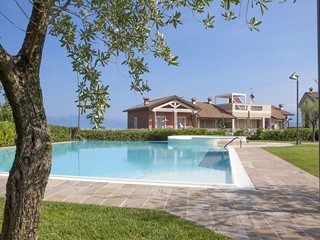 Trilocale in Vendita a Peschiera del Garda, 350'000&euro;, 90 m², arredato, con Box
