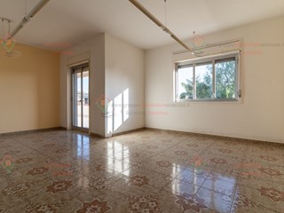 Appartamento in Vendita a Floridia, 110'000&euro;, 180 m²