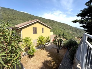 Trilocale in Vendita a Diano Arentino, zona Evigno, 120'000&euro;, 56 m², con Box