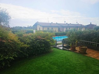 Trilocale in Affitto a Padenghe sul Garda, 1'500&euro;, 69 m²