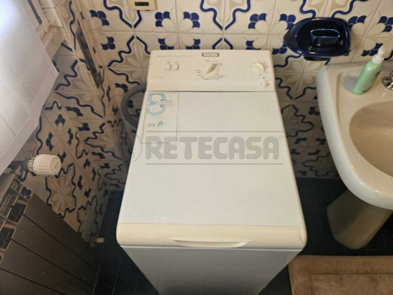 Bilocale in Affitto a Toscolano Maderno, 1'200&euro;, 59 m²