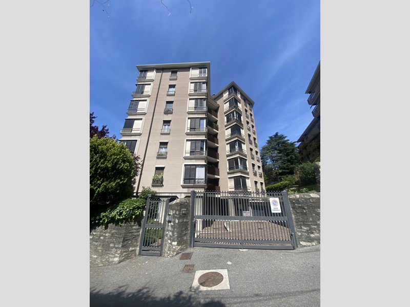 Appartamento in Affitto a Como, 1'800&euro;, 140 m²