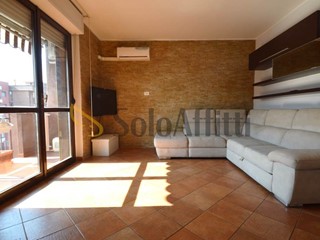 Trilocale in Affitto a Rozzano, zona Valleambrosia, 1'100&euro;, 89 m², arredato, con Box