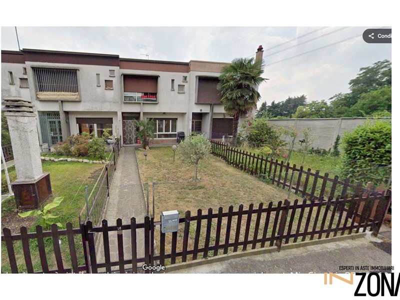 Quadrilocale in Vendita a Cesano Maderno, 90'750&euro;, 139 m²