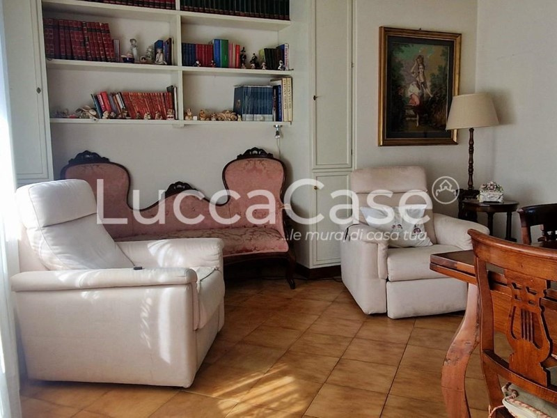 Quadrilocale in Vendita a Lucca, zona San Marco, 195'000&euro;, 90 m², arredato, con Box