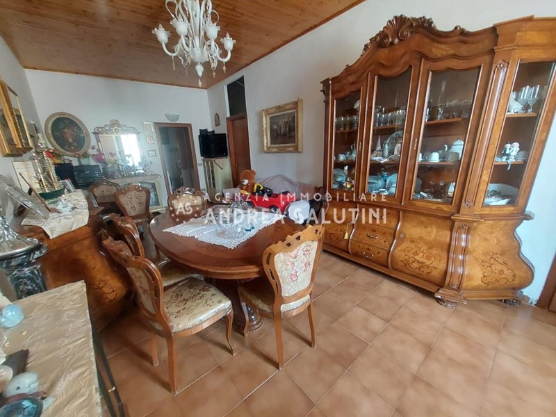 Appartamento in Vendita a Castelfranco di Sotto, 105'000&euro;, 136 m², arredato