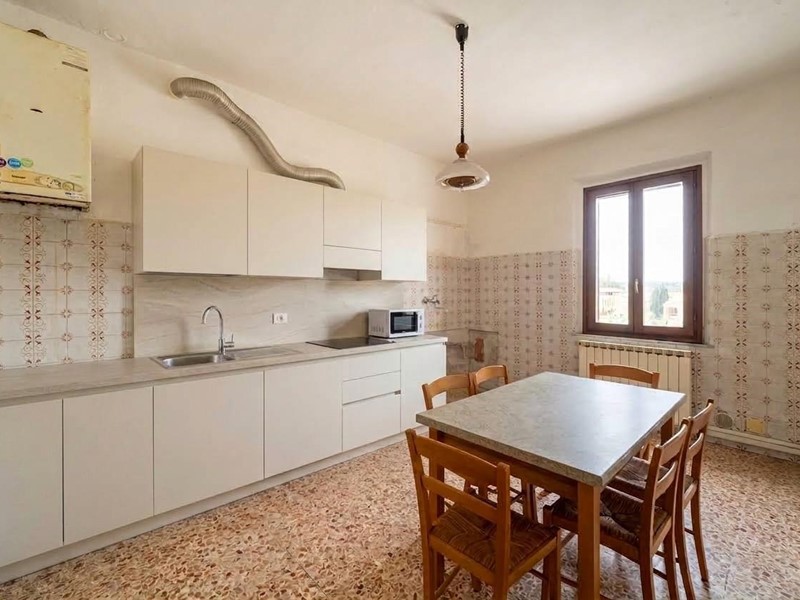 Quadrilocale in Vendita a Ponsacco, 85'000&euro;, 93 m², con Box