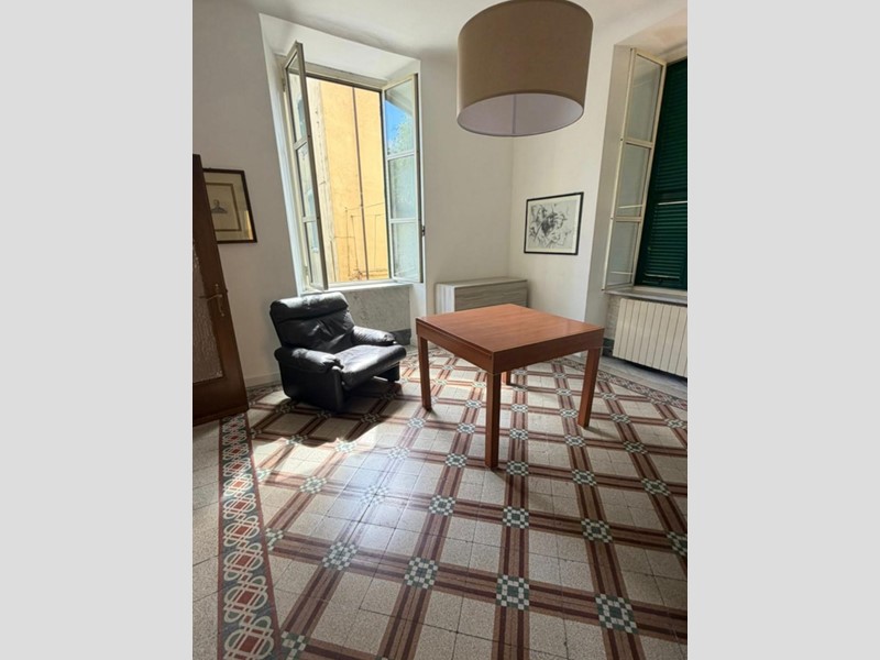 Trilocale in Affitto a Carrara, 750&euro;, 75 m², arredato