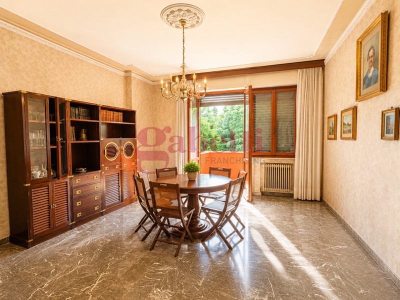 Appartamento in Vendita a Pisa, 295'000&euro;, 107 m², arredato, con Box