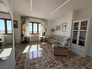 Attico in Vendita a Cecina, 265'000&euro;, 90 m², arredato