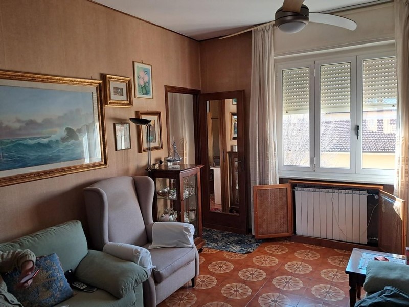 Appartamento in Vendita a Cascina, 140'000&euro;, 110 m², con Box