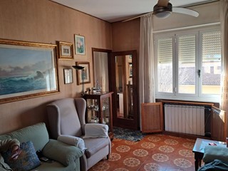 Appartamento in Vendita a Cascina, 140'000&euro;, 110 m², con Box