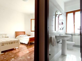 Appartamento in Affitto a Massa, zona Mirteto, 750&euro;, 105 m², arredato