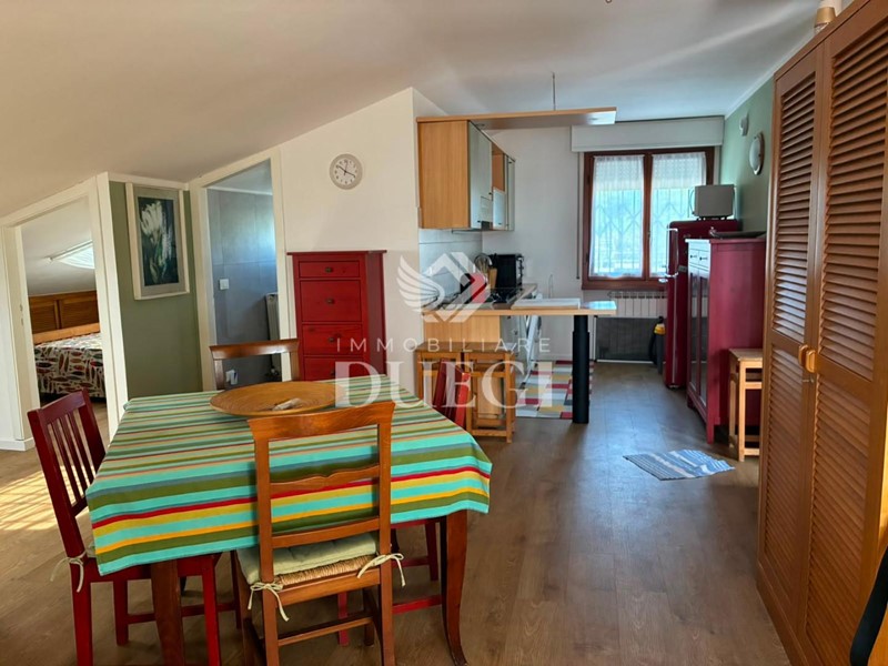 Attico in Vendita a Viareggio, zona Torre Del Lago Puccini, 190'000&euro;, 65 m², arredato