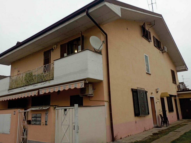 Trilocale in Vendita a Tromello, 35'719&euro;, 90 m², con Box