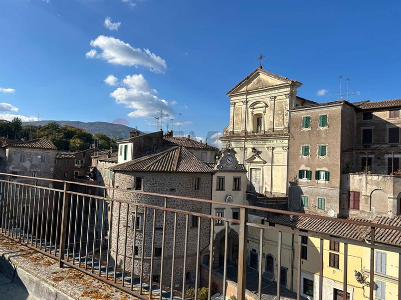 Quadrilocale in Vendita a Vallerano, 69'000&euro;, 180 m²