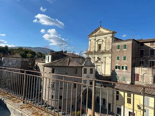 Quadrilocale in Vendita a Vallerano, 69'000&euro;, 180 m²