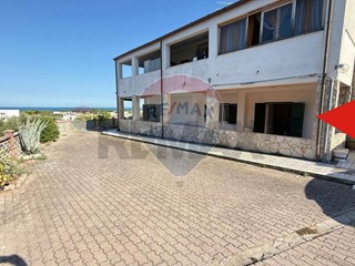Quadrilocale in Vendita a Vieste, 140'000&euro;, 90 m²