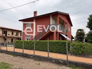 Appartamento in Vendita a Rivignano Teor, 159'000&euro;, 105 m²