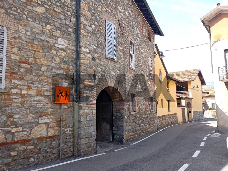 Bilocale in Vendita a Orsenigo, 139'000&euro;, 85 m²