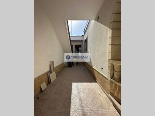 Quadrilocale in Vendita a Martano, 60'000&euro;, 100 m²