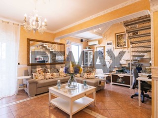 Appartamento in Vendita a Catania, 185'000&euro;, 200 m²