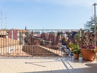 Appartamento in Vendita a San Giovanni la Punta, 125'000&euro;, 155 m²