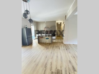 Appartamento in Vendita a Catania, 209'000&euro;, 140 m²