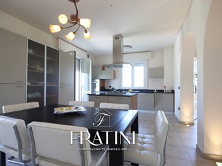 Appartamento in Vendita a Civitella del Tronto, 159'000&euro;, 195 m²