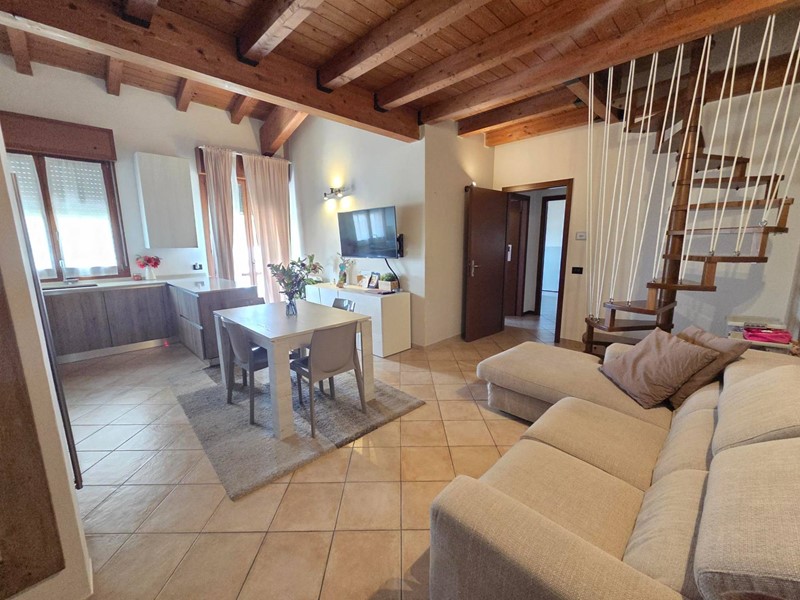 Quadrilocale in Vendita a San Felice sul Panaro, 129'000&euro;, 115 m²