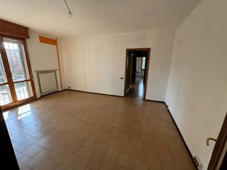 Quadrilocale in Vendita a Mirandola, 108'000&euro;, 95 m²
