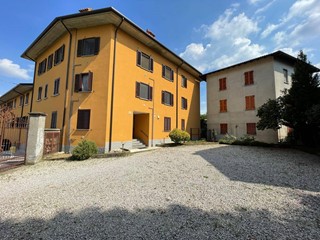 Bilocale in Vendita a Annone di Brianza, 86'000&euro;, 63 m²
