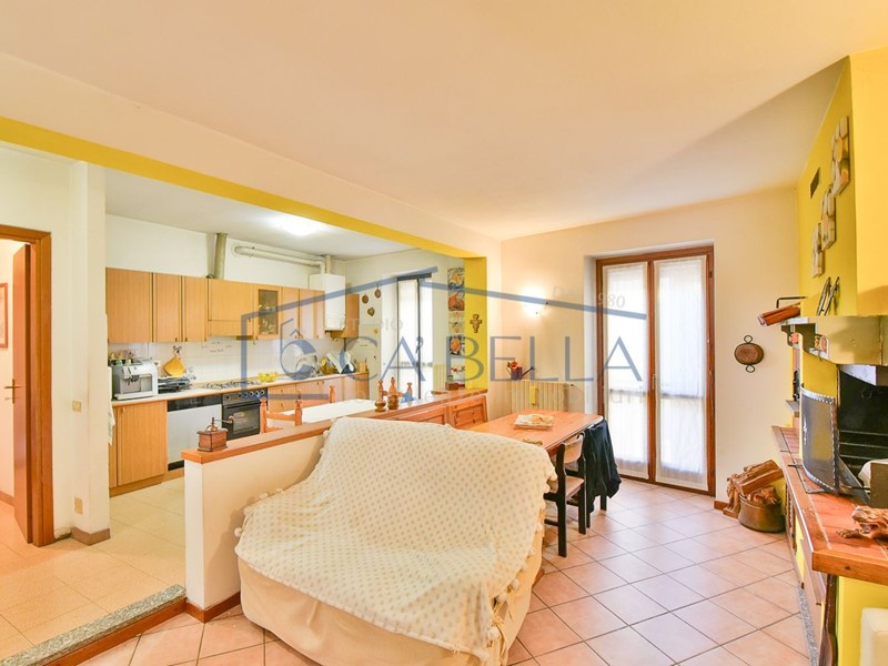 Quadrilocale in Vendita a Cermenate, 140'000&euro;, 115 m²