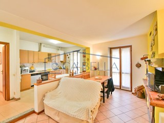 Quadrilocale in Vendita a Cermenate, 140'000&euro;, 115 m²
