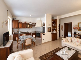 Quadrilocale in Vendita a Albenga, 220'000&euro;, 90 m²