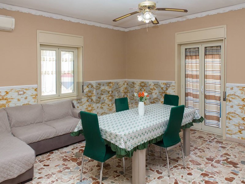 Trilocale in Vendita a Catania, 82'000&euro;, 100 m²