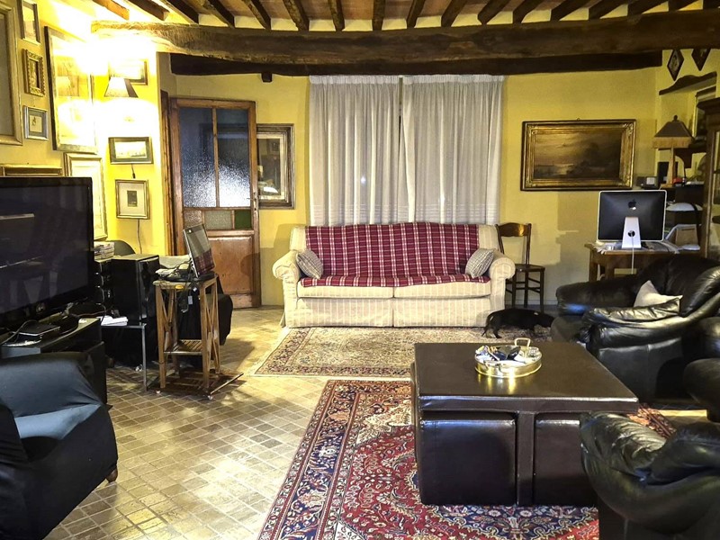 Quadrilocale in Vendita a Camaiore, 220'000&euro;, 129 m²