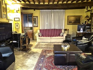 Quadrilocale in Vendita a Camaiore, 220'000&euro;, 129 m²