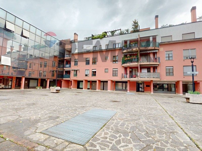 Quadrilocale in Vendita a Pessano con Bornago, 267'000&euro;, 137 m²