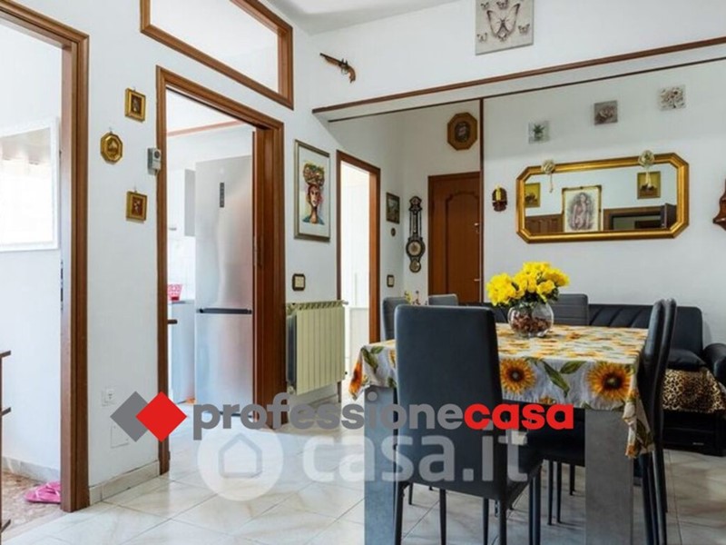 Trilocale in Vendita a Pomezia, 158'000&euro;, 70 m², con Box